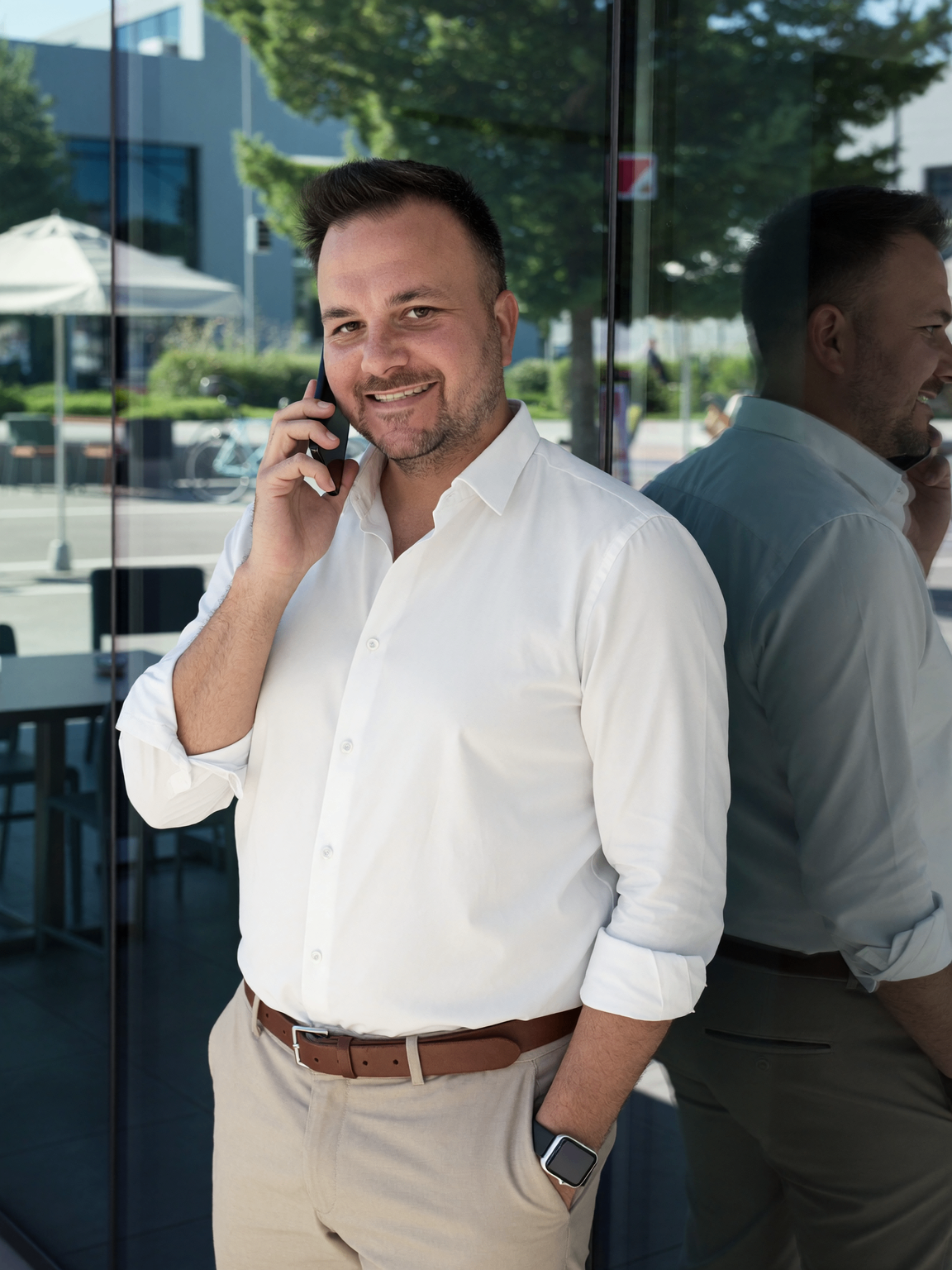 Mateusz Malinowski podczas rozmowy telefonicznej